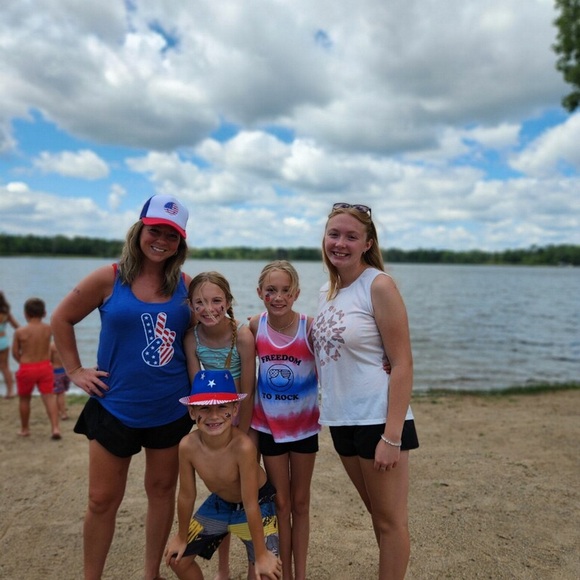 Meet your Posher, Kelly - Picture 3 of 7